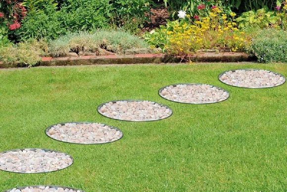 Trittsteine aus Kies